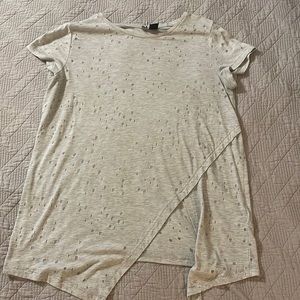Grey t shirt